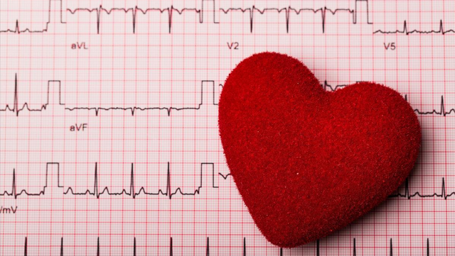 别再硬凑一万步了！研究发现：每天走够这个步数，既延寿又不伤膝