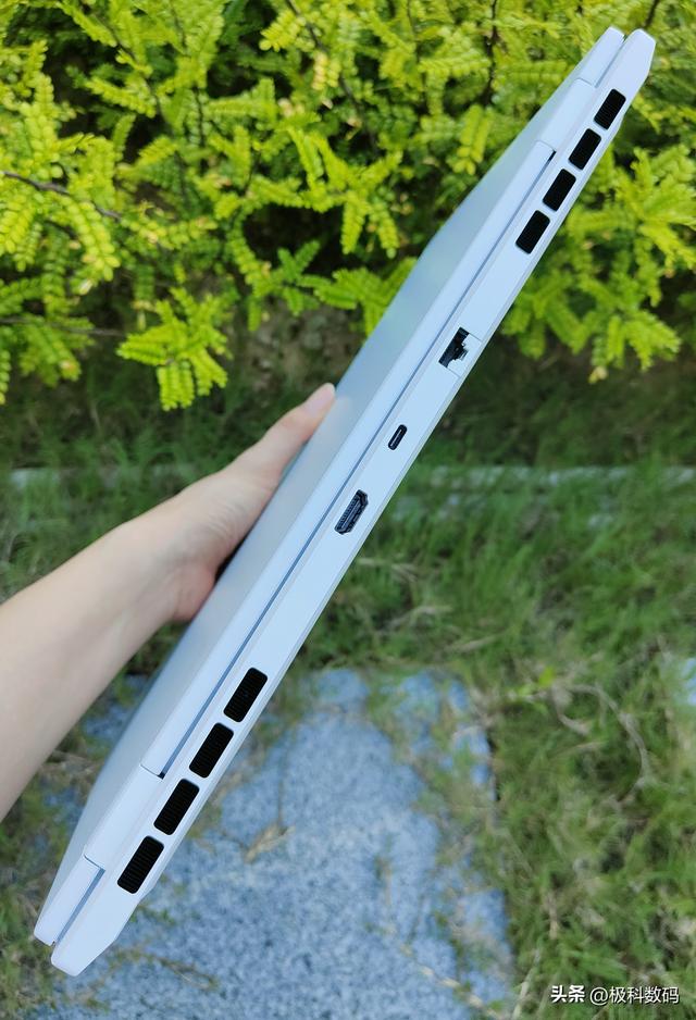 机械革命15X pro暴风雪，使用两个月后真实体验，缺点优点很明显！