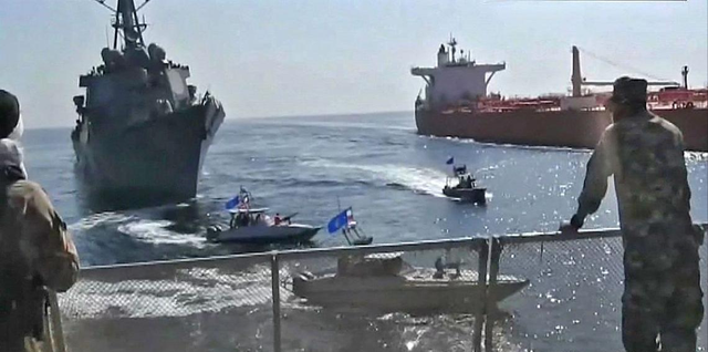 中美一旦开战	，美军将全面轰炸中国？基辛格曾称：中美正走向悬崖