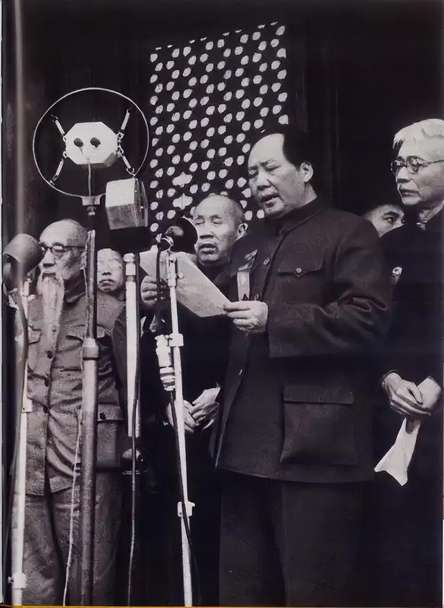 天安门旗台上为什么要安装空调？凉风根本吹不到士兵，看完才明白