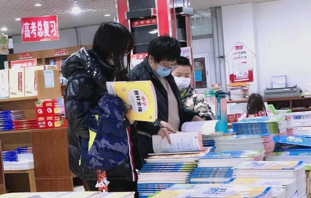 人人只看不买的新华书店，年营收额却达到千亿，靠的是什么？