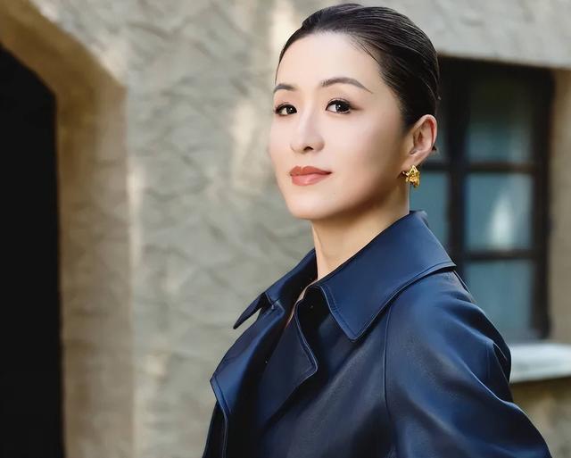 陪玩陪睡只是开胃菜！集体开嫖、舔手指、目无王法，阴暗面暴露了