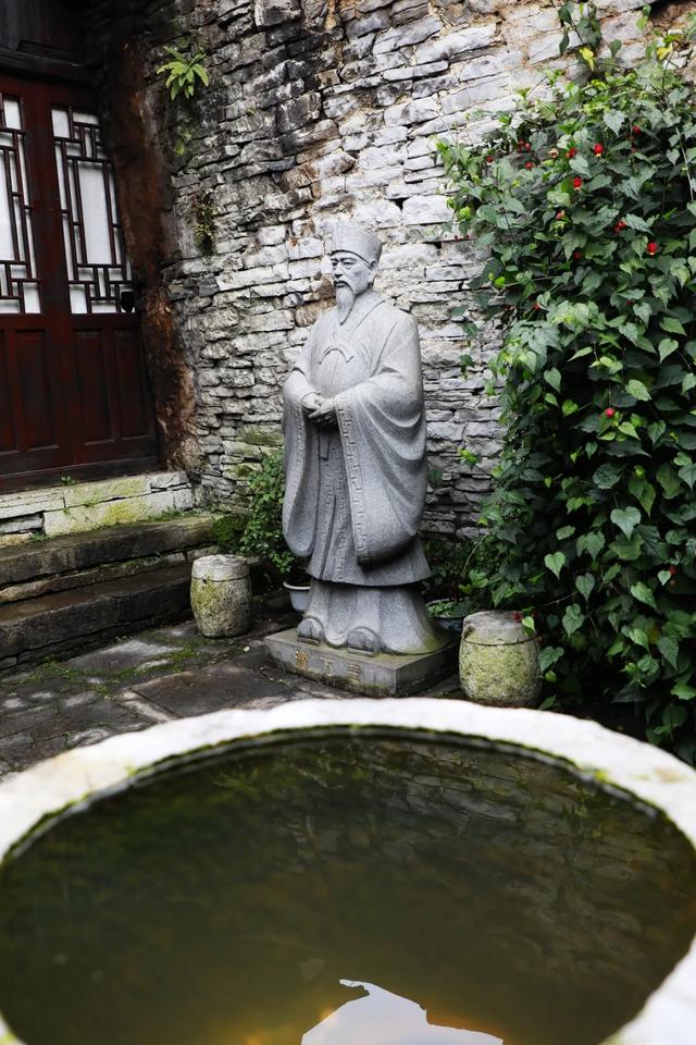 贵州：畅游安顺风光，感受黔中民俗！