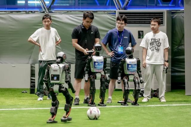 活力北京城科创加速度｜2025世界机器人大会在京开幕，全球首个机器人消费节同步举办