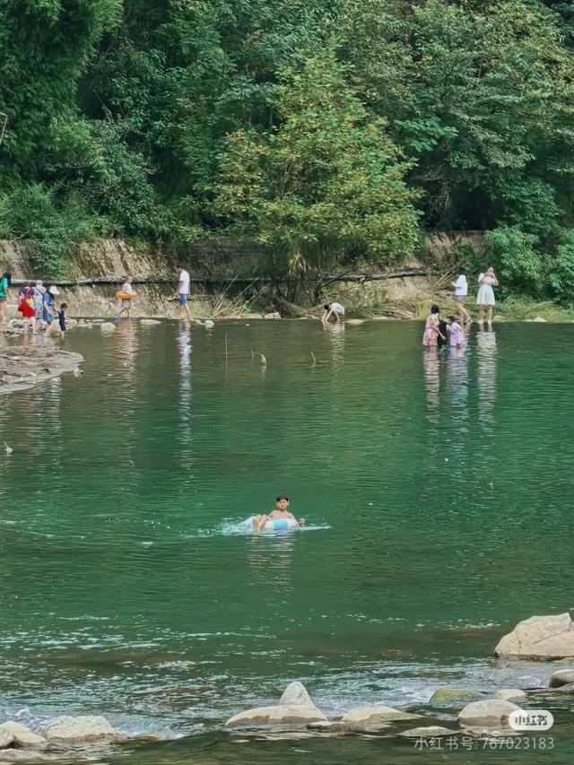 逃离38℃！成都周边12个清凉秘境，避暑耍水峡谷飞瀑！全部免费当天打来回！