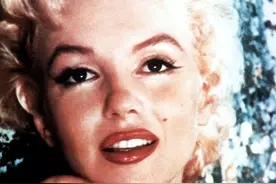 梦露：生前风华绝代，36岁死后却像73岁，金发被剃牙齿掉光被解剖图片