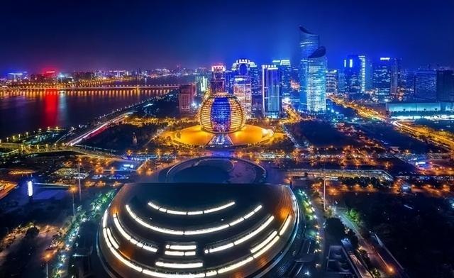 中国真正的国际大都市只有这7座，其他城市不要再争了，差距太大