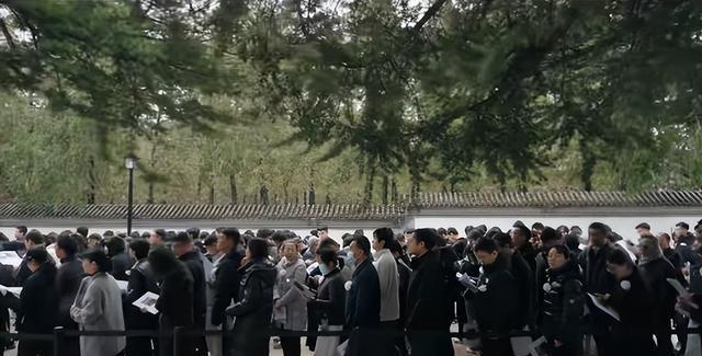 杨振宁告别仪式上，49岁翁帆近照曝光，原来杜致礼亲妹真的没说错