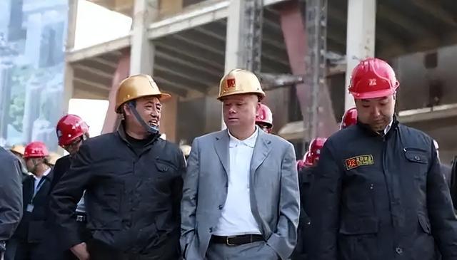 花700亿建中国第一高楼，如今17年过去，高楼却成最大烂尾楼