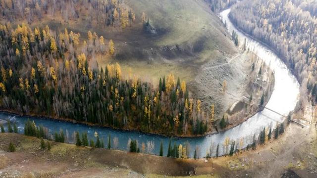 云雾缭绕 喀纳斯驼颈湾