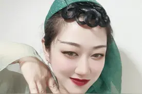 《唱跳回忆录》之前世今生青蛇舞：论一条蛇的穿衣自由图片