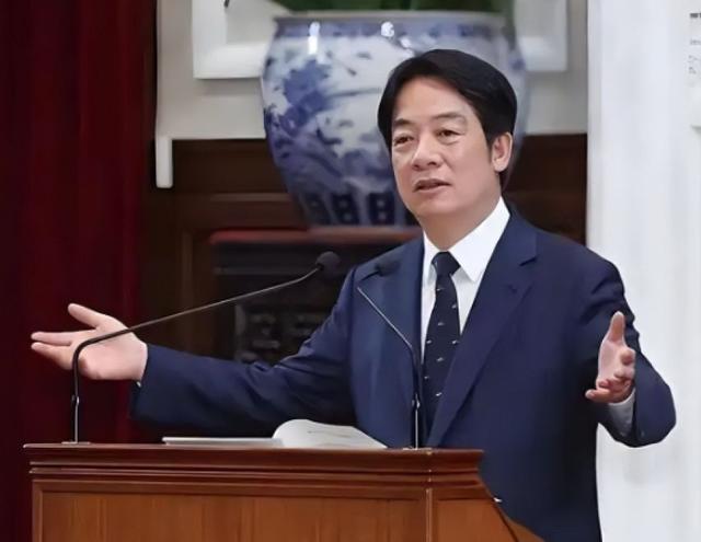 赖清德担忧的一幕来了！当着100多国的面，我防长发出重磅警告：解放军可以随时行动