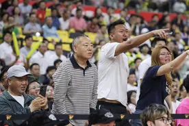 恶劣！广东球迷辱骂广厦国手 孙铭徽地域黑言论曝光 CBA乱象丛生图片