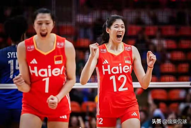 法国主教练赛后表扬一人，中国女排精神完美体现，虽败犹荣！