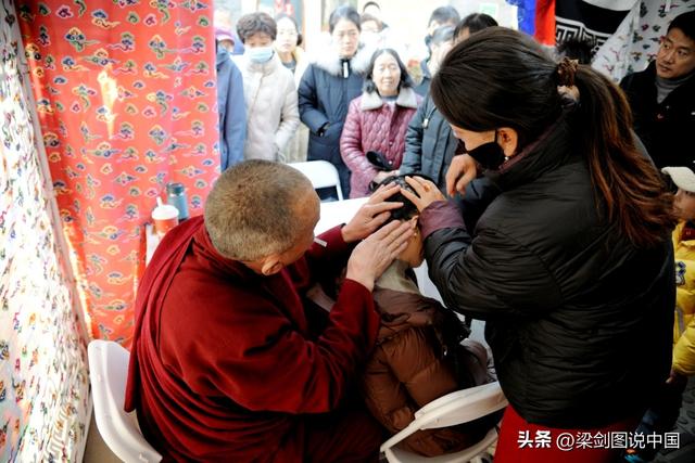 2025年青海同仁热贡文化唐蕃古道行兰州站农文旅商推介活动启幕。