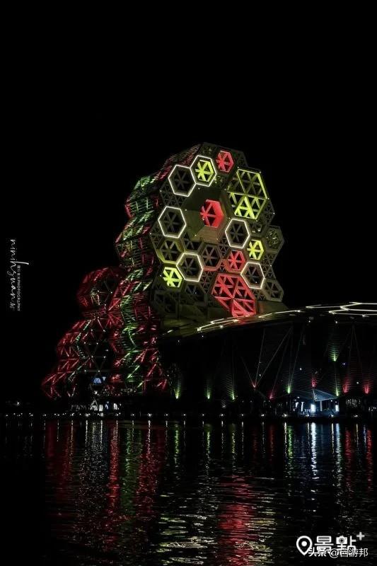 17米巨型圣诞树海景第一排美拍！灯光秀时间13大演出卡司看