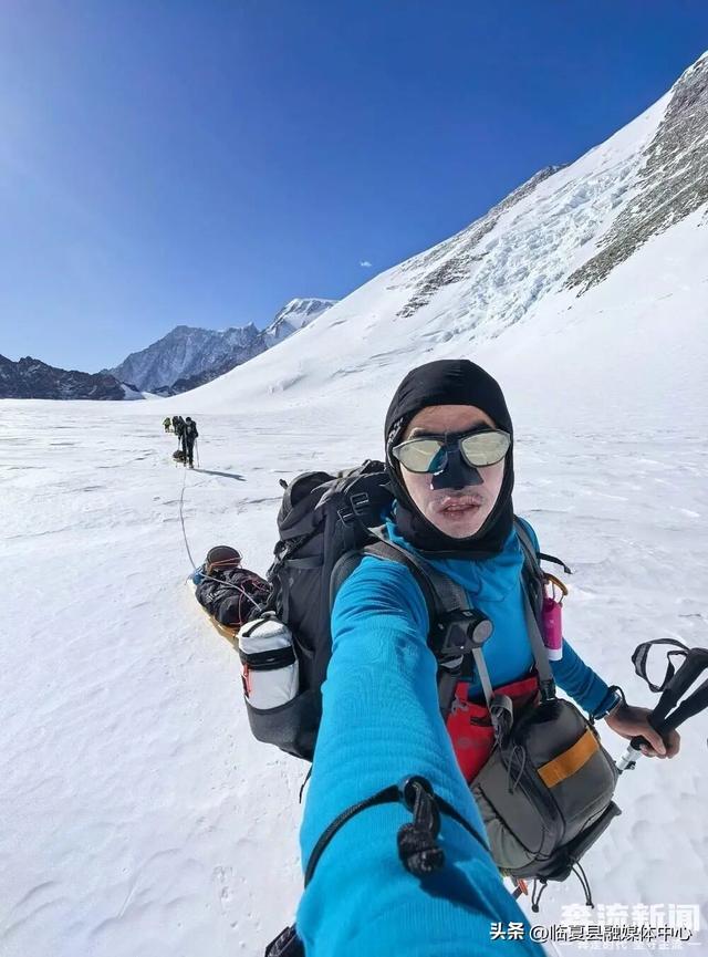 厉害！临夏1人完成七大洲最高峰挑战计划！
