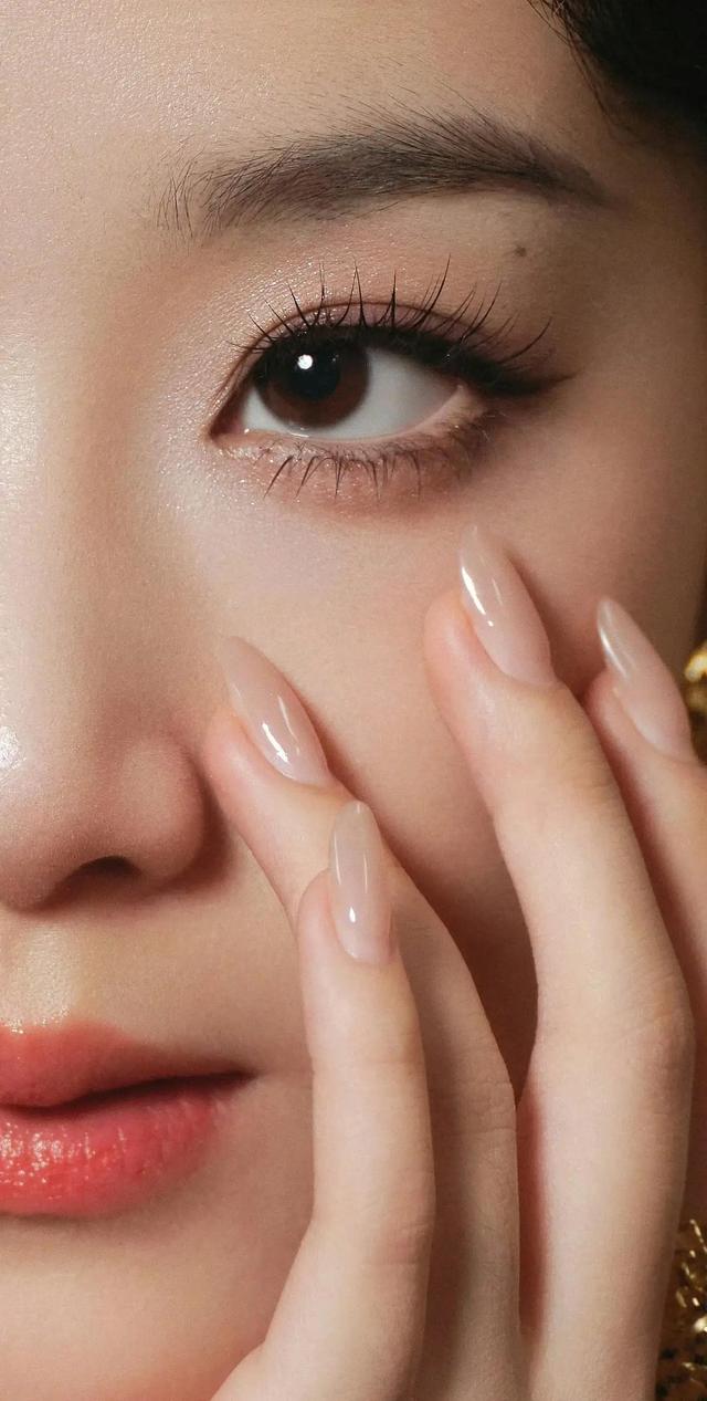 鎏光盛典——王小亿时尚写真大图