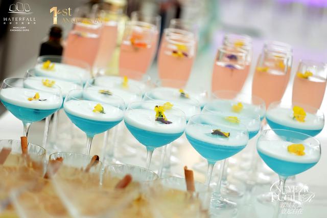 成都世园瀑布美憬阁酒店一周年庆典致敬自在度假