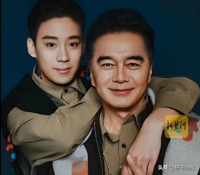 何晴唯一的儿子许何已从中央戏剧学院毕业，不久前和父亲许亚军合体亮相杂志