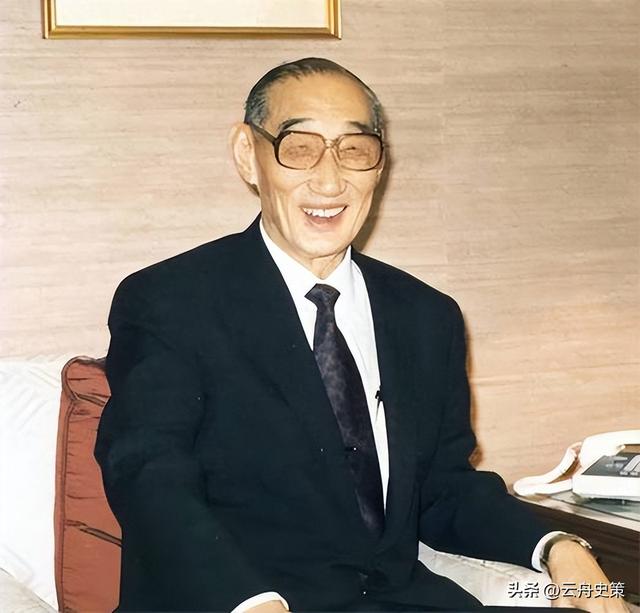 包养情人无数，娶初中同学女儿为妻，玩老婆闺蜜，嗜色如命的富豪