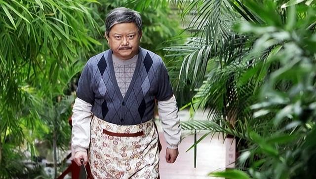 事实证明，被传卖掉上亿豪宅移民美国的王刚，已经走上另一条大道