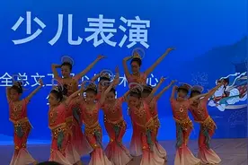 融合文化与健康，《健康敦煌舞教程》一书发布图片