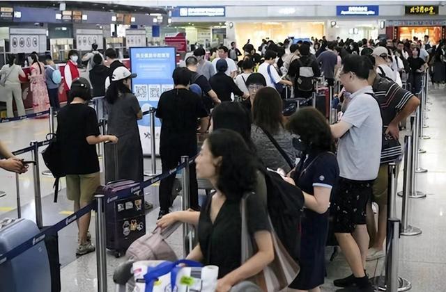 大量日本游客涌入北京，打着旅游幌子不去旅游不吃美食，为啥来？