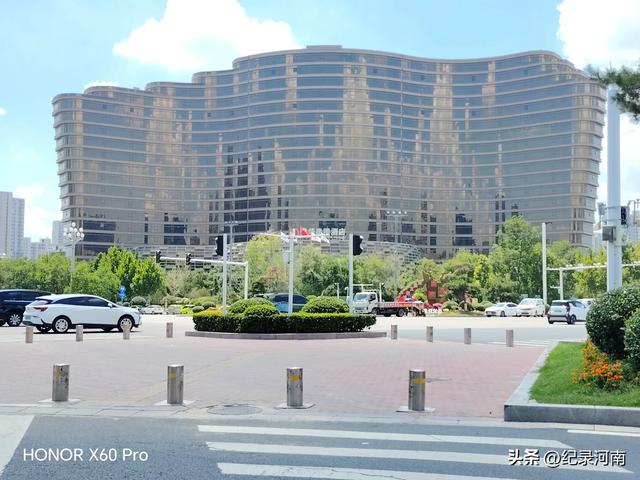 三线城市商丘市中心城区第一个也是唯一个五星级酒店信华建国酒店