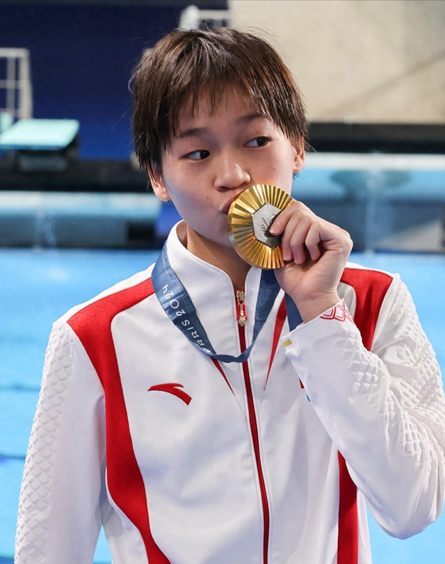 夺冠还不到4天，评论区出现恶心一幕，人民日报发文力挺全红婵