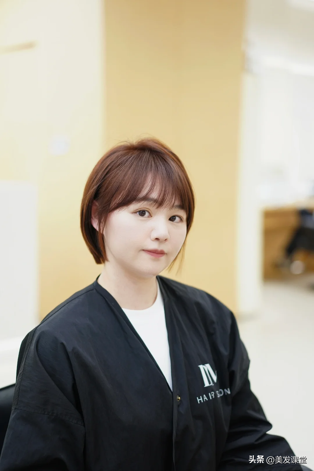 好看的短发：超显脸小，小个子，脸大剪了也很美