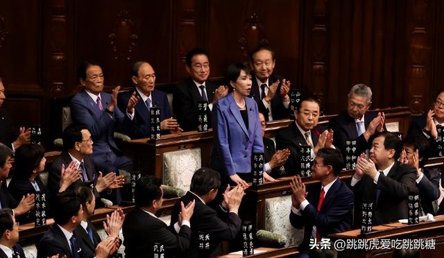 高市悬着的心还是死了，11天后将面临下台，日本突然“弃美投韩	”