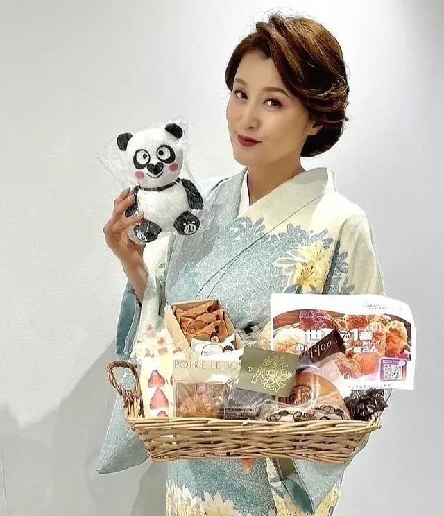 53岁藤原纪香：曾跟郭富城热恋	，身姿丰满，成熟富有魅力