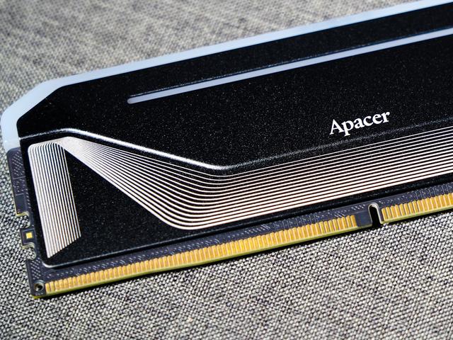 8G显存是原罪，还是光追来背锅？RTX5060金属大师对比评测