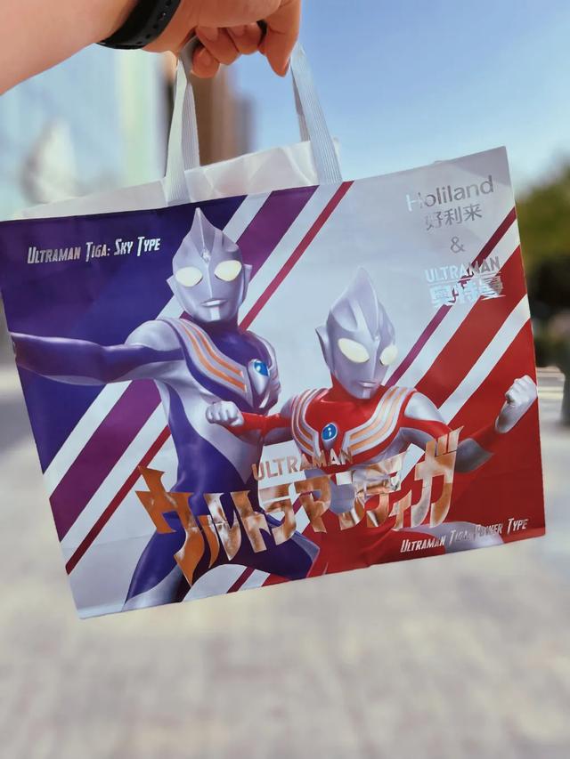 奥特曼 60 周年LOGO炸场!谁的 DNA 动了?“才知道有那么多奥特曼”