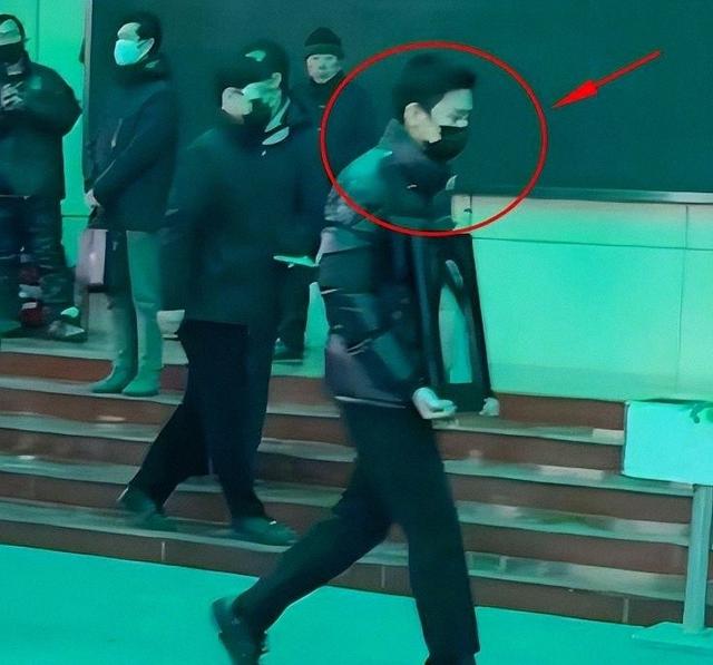 戏都不演了！何晴葬礼结束不到48小时	，揪心的一幕就出现了