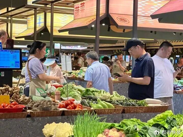 菜市场成杭州新景区！全国各地游客来杭州逛菜市场