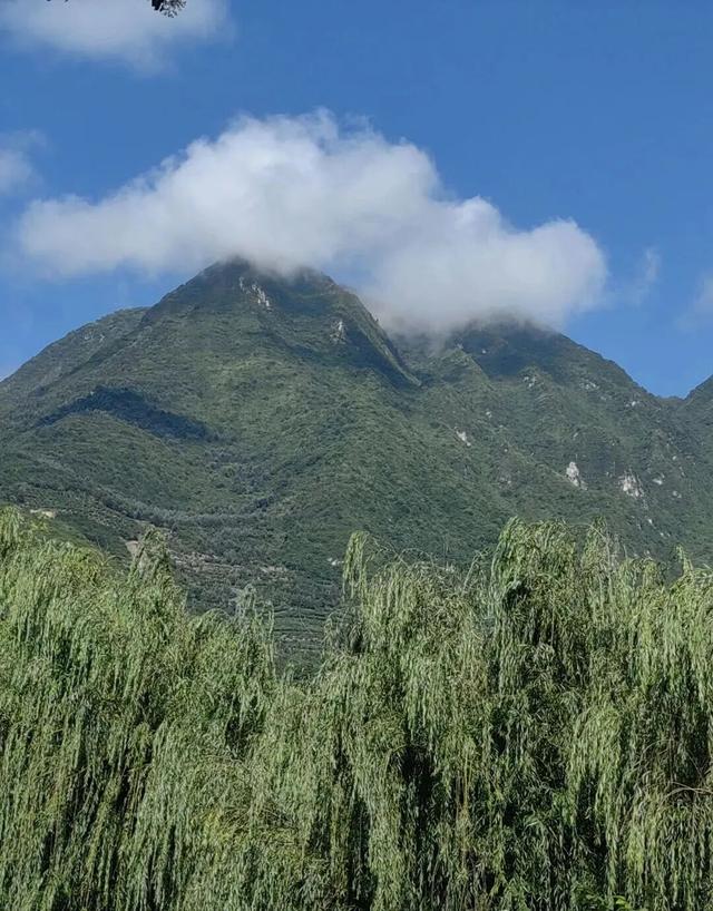 【美丽四川】茂县：云朵上的羌寨 夏日避暑天堂‖柳红樱