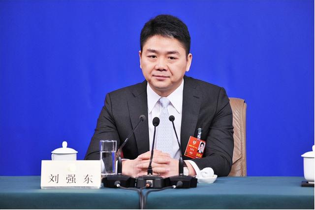 刘强东上千亿身家背后，儿子却是他一生的痛，感谢章泽天视如己出
