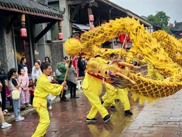 不愧是成都，火成这样！