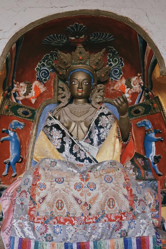 甘肃神秘北凉洞窟，悬崖上的千年佛寺，古人是怎么在峭壁上开凿的