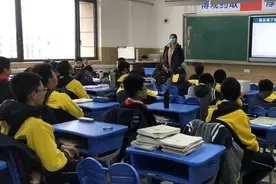 家庭医生进校园，保护视力从小做起图片