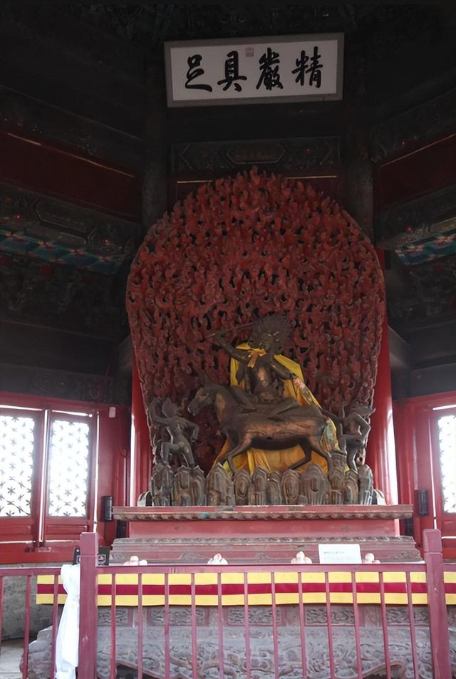 别再去三亚人挤人了！河北这座被低估的皇城，藏着半部清史