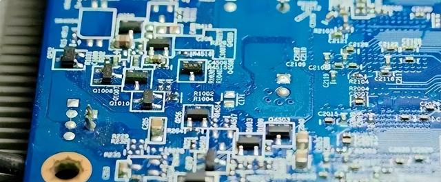 110亿芯片580亿索赔，被荷兰抢走的权与利	，中国要连本带利讨回来