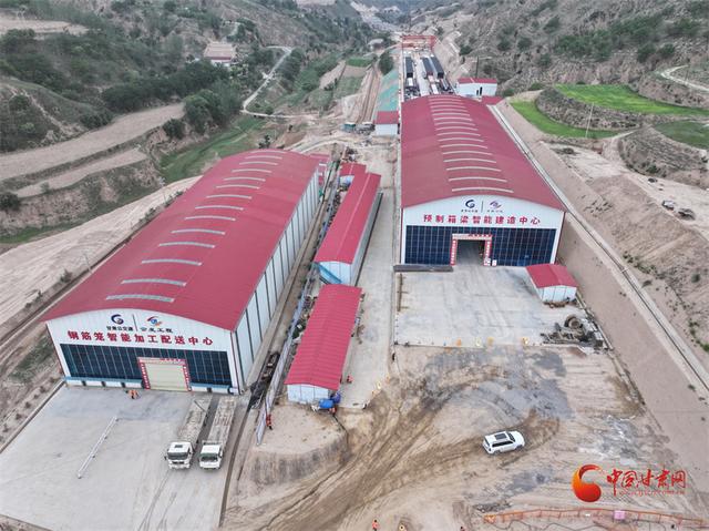 公发筑路 畅行陇原｜智慧筑路新标杆：揭秘华二项目总包部的“科技大脑”