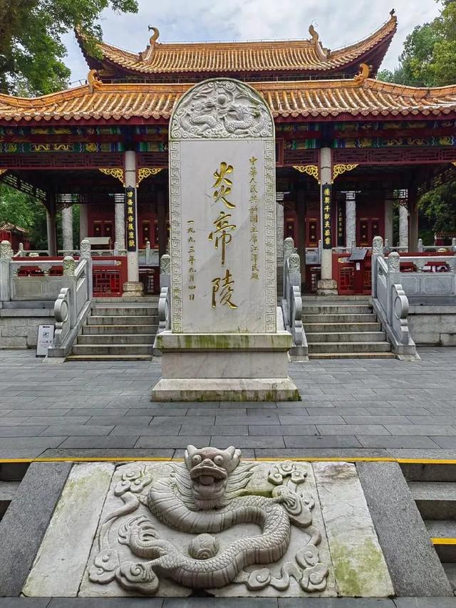 湖南必去十大景点排行榜，这才是湖南最值得去的10个地方，收藏好