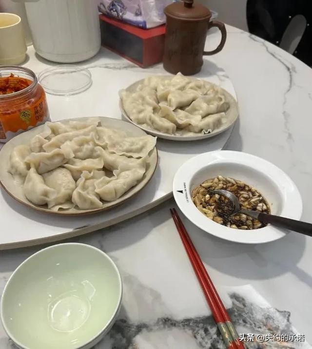 头伏饺子有讲究，建议大家：少吃韭菜和芹菜，多吃4样，都有讲究