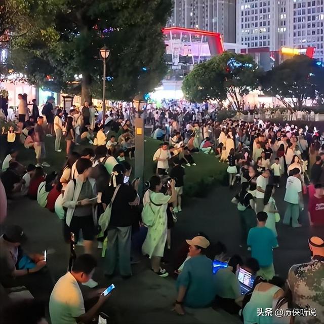 全国游客“攻占”贵州，贵州已完全失守！从避暑天堂沦为人山人海