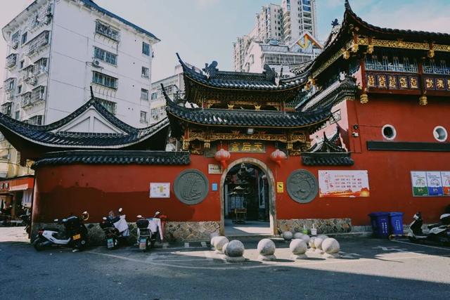 神仙不输泉州，这座闽东小城也有封神的秋天