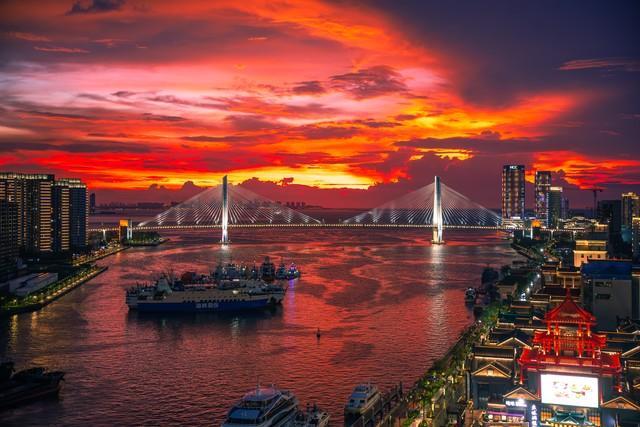 2025中国最美十大城市出炉，青岛第3，广州第6，大连垫底！